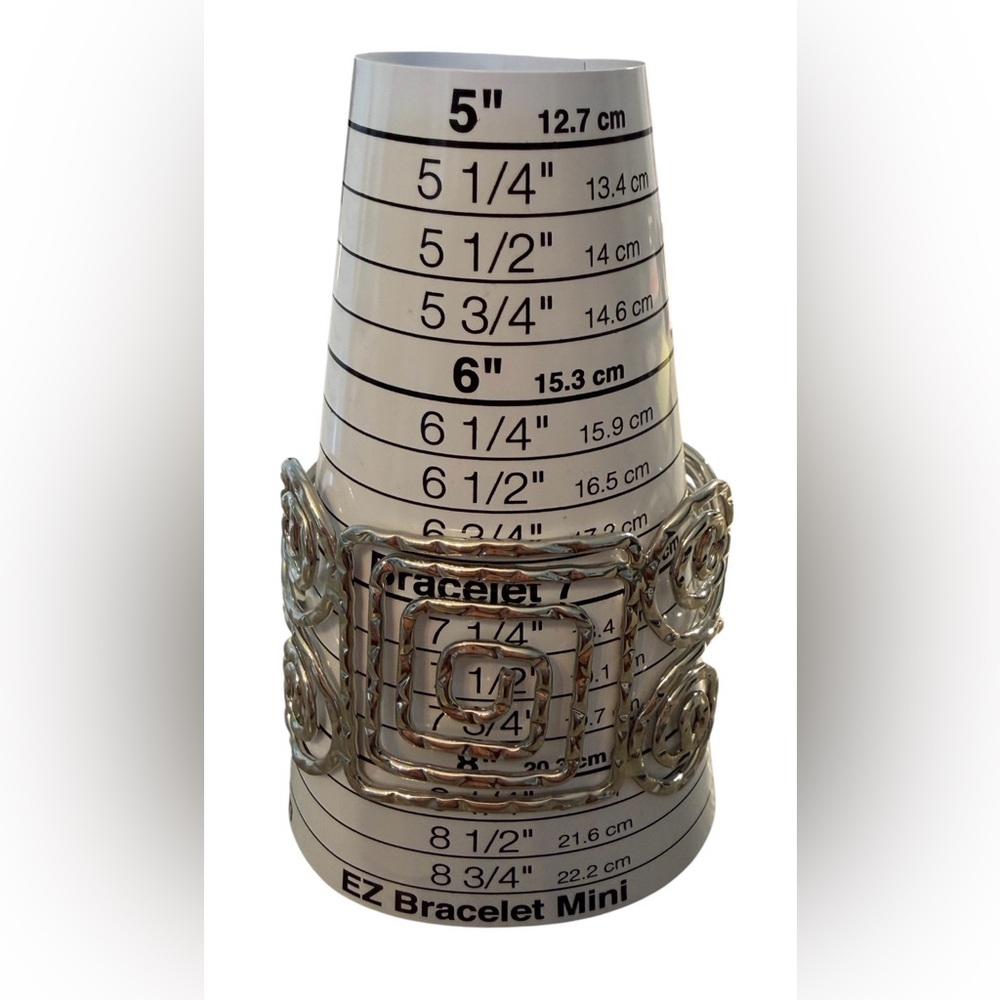 #778 🌸 Bold Modern Geometric Spiral Cuff Bracelet – Silver Tone Statement - Picture 3 of 6